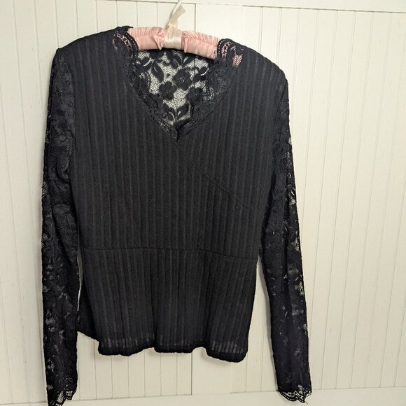 Sweaters - ⭐ Unique lace and Sweater NWOT